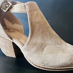 Beast Fashion 7.5 Women's Tan Suede Ankle Boot Sandal
